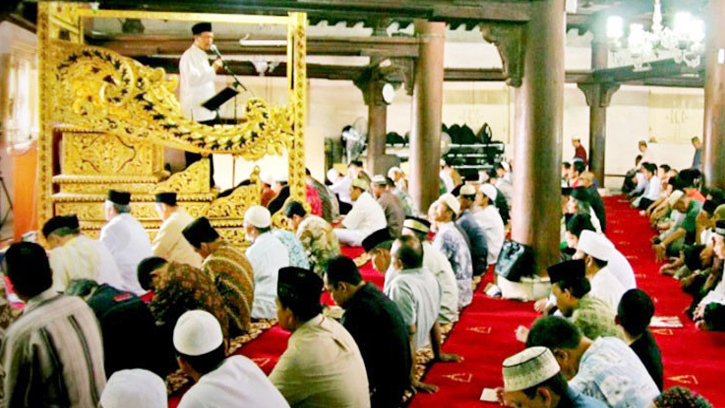 কেন জুমার খুতবা শুনা আবশ্যক