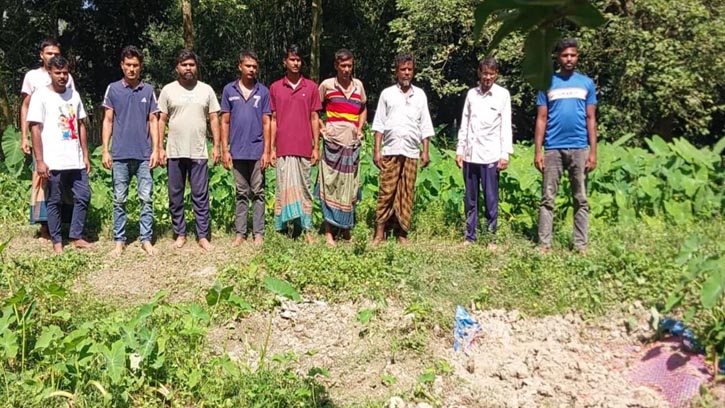 শাহজাদপুরে কবরস্থান থেকে ১৬টি কঙ্কাল চুরি