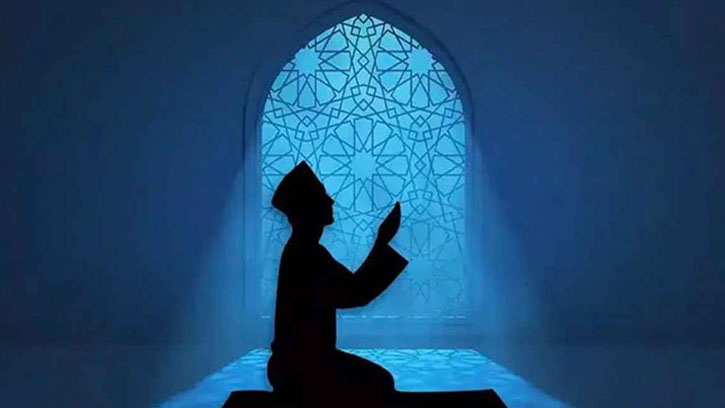 আজ পবিত্র লাইলাতুল কদর