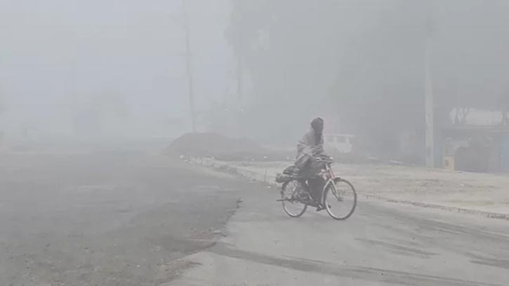 উত্তরের শীতে কাঁপছে নওগাঁ, তাপমাত্রা নেমেছে ৬.৭ ডিগ্রিতে