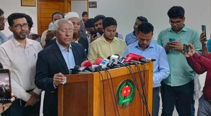 নির্বাচন কমিশন চূড়ান্ত নিবন্ধনের পথে তিন নতুন দল