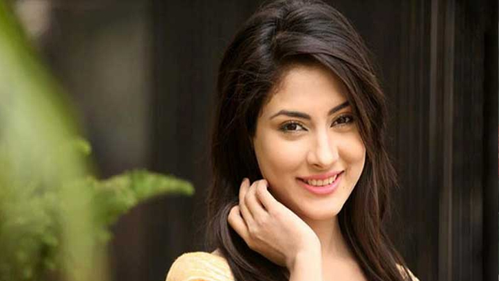 দৈনন্দিন সাজের কৌশল: ৫ মিনিটে ত্বক সুন্দর ও খুঁতবিহীন
