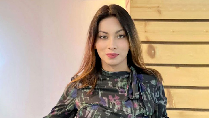 পাসপোর্ট ফেরত দেননি আদালত, শুনানি শেষে কাঁদলেন মেঘনা আলম!