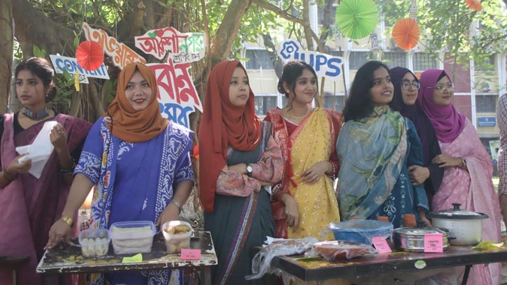 ইবিতে হারিয়ে যাওয়া ঐতিহ্য ফেরাতে মেহেদী ও নবান্ন উৎসব