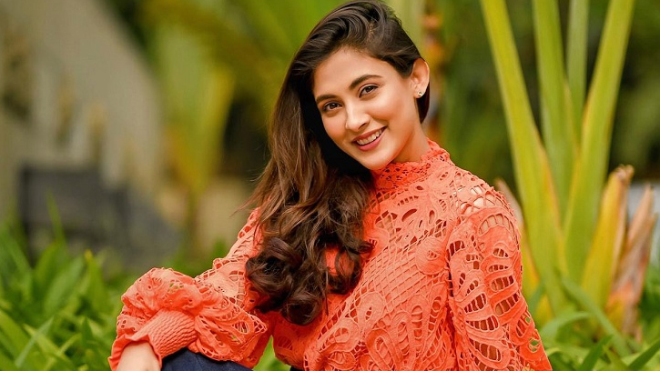 মেহজাবীনের নতুন সিনেমা নিয়ে আলোচনার ঝড়