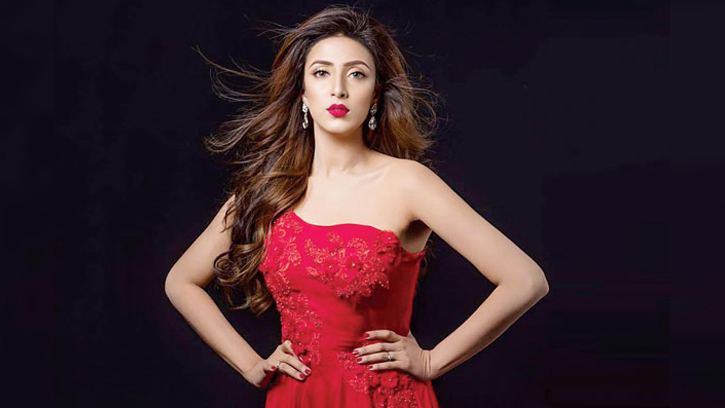 বাবা-মায়ের সঙ্গে থাকলেই পূর্ণতা পাই: মিম