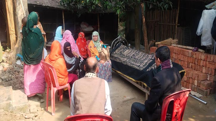 নওগাঁর মান্দায় ‘ভুল চিকিৎসায় নারীর মৃত্যু’