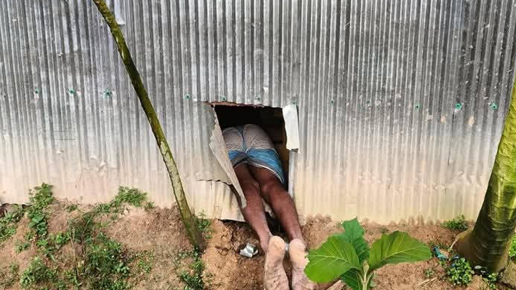 চুরি করতে গিয়ে বিদ্যুতের তারে জড়িয়ে যুবকের মৃত্যু   