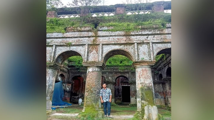 ধর্মপাশায় সুখাইড় জমিদার বাড়িটি ধ্বংসের মুখে