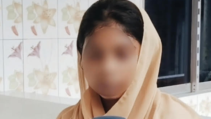  ছাত্রলীগ নেতাকে বিয়ের দাবিতে বৈষম্যবিরোধী নেত্রীর অনশন