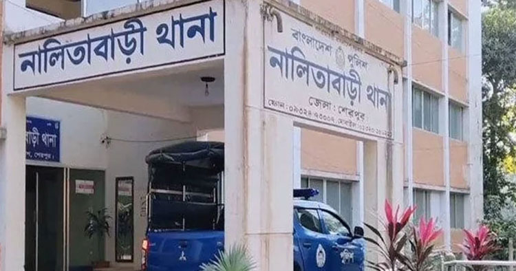 চিরকুট লিখে চতুর্থশ্রেনির স্কুলছাত্রীর মৃত্যু
