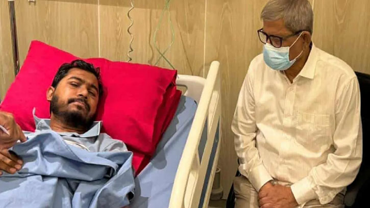 নুরকে দেখতে হাসপাতালে মির্জা ফখরুল