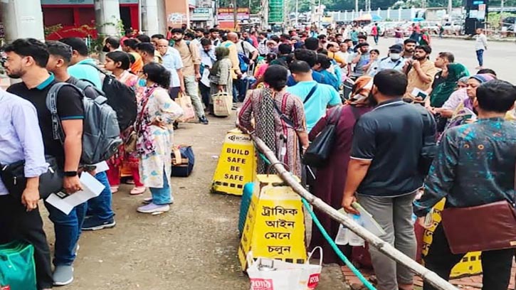বেনাপোল সীমান্তে পাসপোর্টধারী যাতায়াত কমেছে ৪ লাখ ২ হাজার
