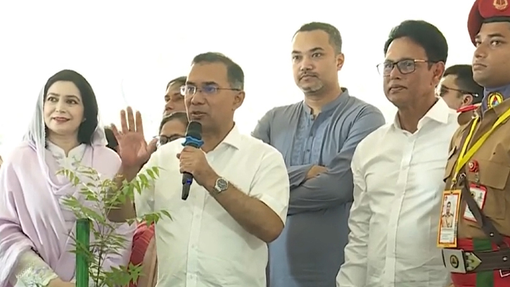 প্রত্যেক শিক্ষার্থীকে বছরে একটি গাছ লাগানোর আহ্বান প্রধানমন্ত্রীর