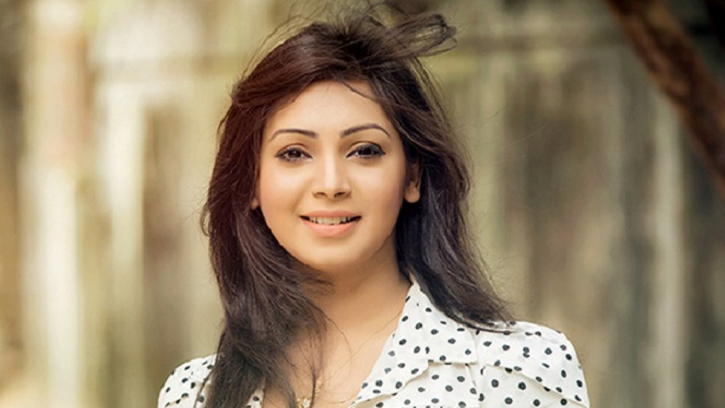 বিবাহিত পুরুষের সঙ্গে সম্পর্কে না জড়ানোর পরামর্শ প্রভার
