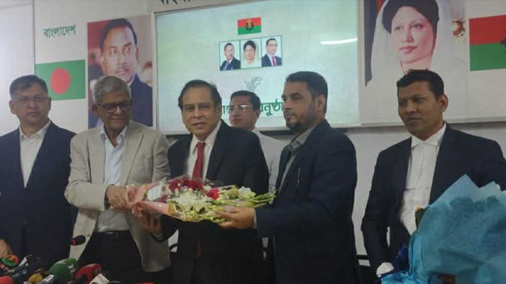 রেজা কিবরিয়া আনুষ্ঠানিকভাবে বিএনপিতে: যোগদান অনুষ্ঠানে বললেন ‘গর্ব অনুভব করছি’