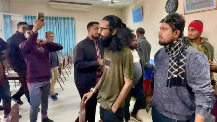 সাংবাদিকদের হুমকি দেয়ায় যুবশক্তির দুই নেতার বিরুদ্ধে ব্যবস্থা