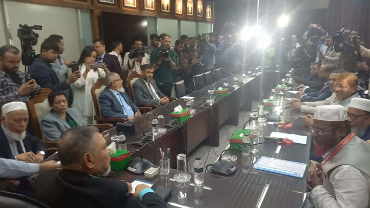 নির্বাচন ভবনে সিইসির সঙ্গে জামায়াতের গুরুত্বপূর্ণ বৈঠক