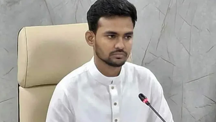 কুমিল্লা-৩ আসনে স্বতন্ত্র প্রার্থী আসিফ মাহমুদের ফরম সংগ্রহ