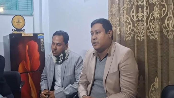 সাংবাদিক পরিচয়ে প্রতারণা: রাজনগরে দু'জন আটক