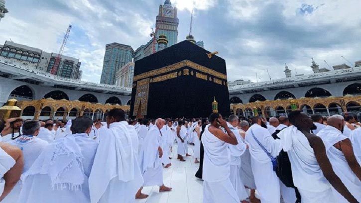 রেকর্ড: এক মাসে সৌদি আরবে ১ কোটি ১৭ লাখ তীর্থযাত্রী ওমরাহ পালন