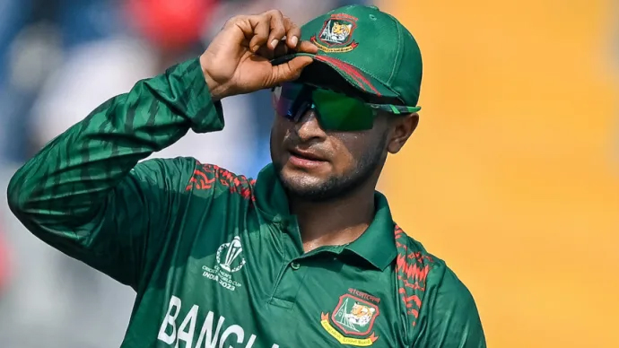 ‘খুব শিগগিরই ফিরতে পারব’, দেশে ফেরা নিয়ে সাকিবের আশা