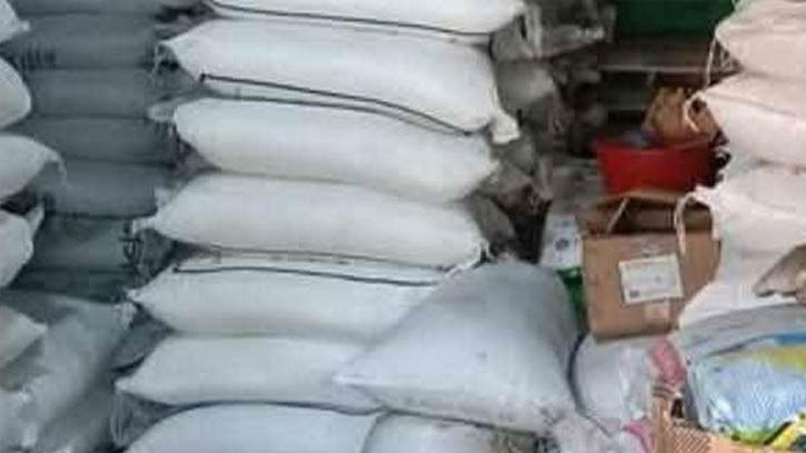 রাজশাহীতে সার সংকট দেখিয়ে বেশি দামে বিক্রি 