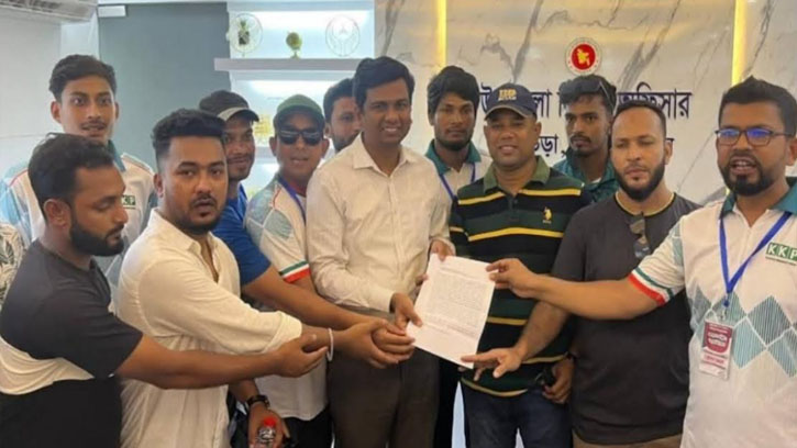 কুলাউড়ায় স্টেডিয়াম নির্মাণের দাবিতে স্বারকলিপি 