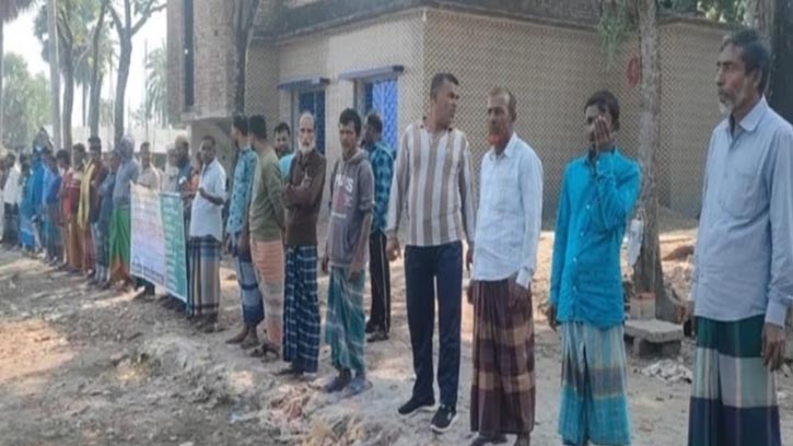 আনুলিয়া মাদ্রাসায় কমিটি অনিয়ম–নিয়োগ বাণিজ্যের অভিযোগে মানববন্ধন