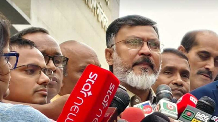 বর্ষা মৌসুমে ডেঙ্গু প্রতিরোধে ডিএনসিসির ৫৩৬ স্কুলে মশক নিধন অভিযান