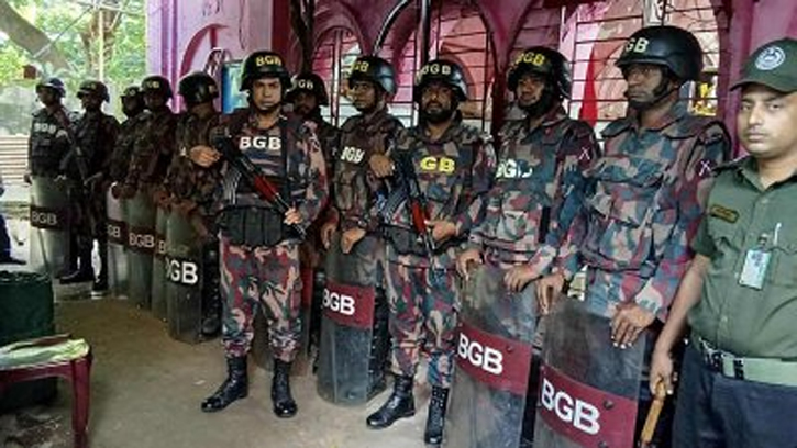 ২৮৫৭ পূজামণ্ডপে নিরাপত্তায় মোতায়েন ৪৩০ প্লাটুন বিজিবি