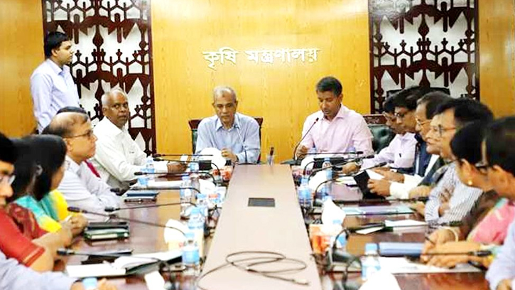 সরকার ভর্তুকি দিয়ে রক্ষা করবে কৃষকদের সারের দাম