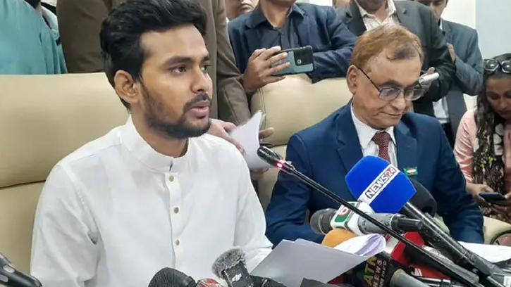 কূটনৈতিক পাসপোর্ট বাতিল ও সম্পদের তথ্যসহ নির্বাচন প্রস্তুতিতে আসিফ মাহমুদ