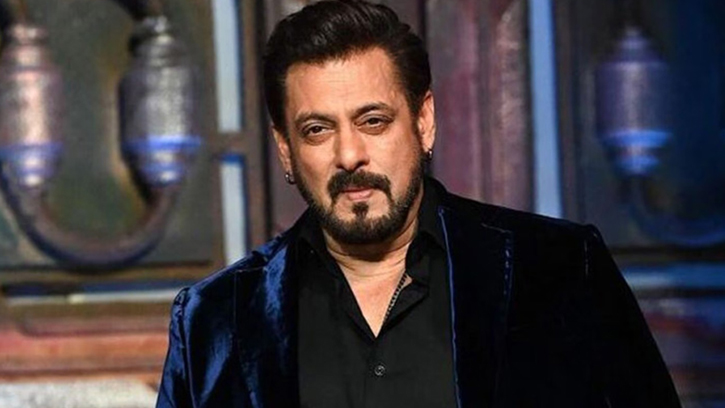 অভিনয় ইমেজ ভেঙে নতুন রূপে সালমান