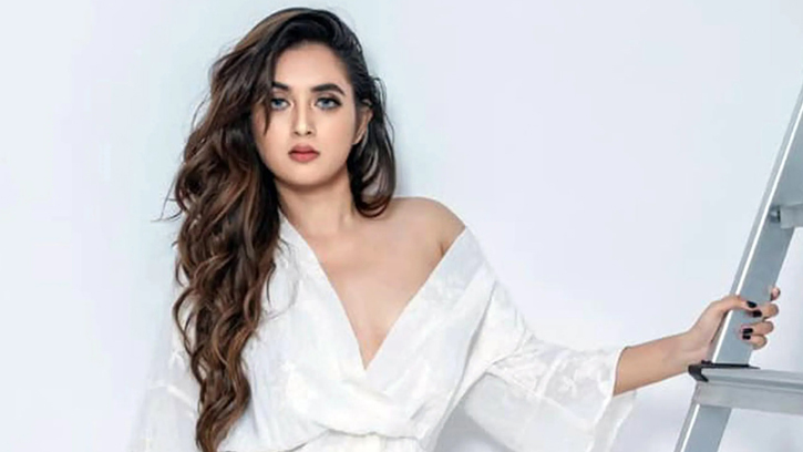সিনেমা ও নাটকের সমন্বয়েই সুখী তানিয়া বৃষ্টি