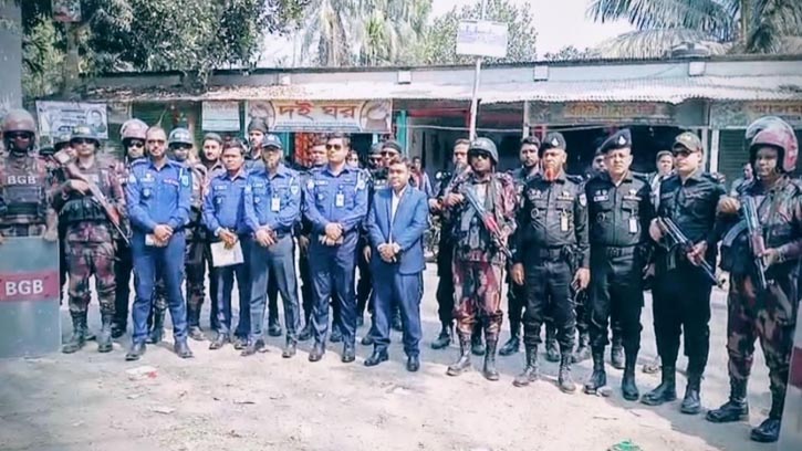 চরভদ্রাসনে যৌথ বাহিনীর টহল ও মহড়া শুরু