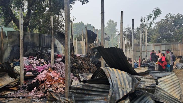 সিরাজগঞ্জে তুলার গোডাউনে আগুন, ২০ লাখ টাকা ক্ষতি