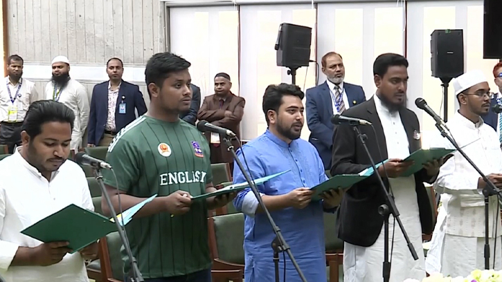 সংসদ ও সংবিধান সংস্কার পরিষদে দু’দফা শপথ নিয়েছেন এনসিপি সদস্যরা