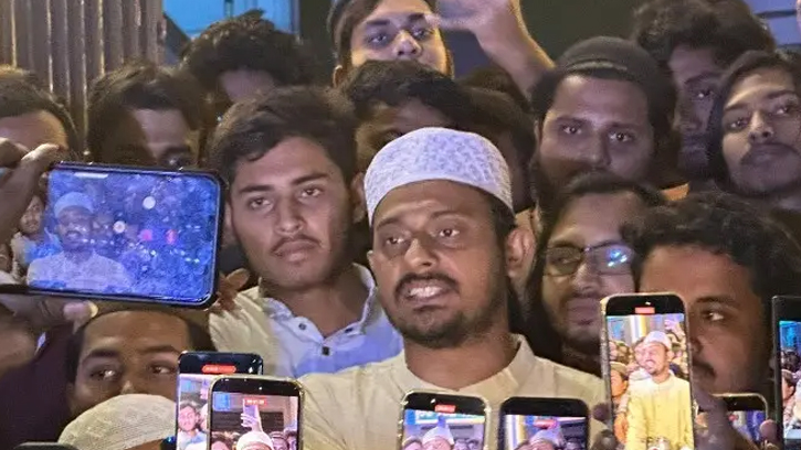প্রশাসনের চাপ, নীতির প্রশ্নে আপসহীন থাকার ঘোষণা