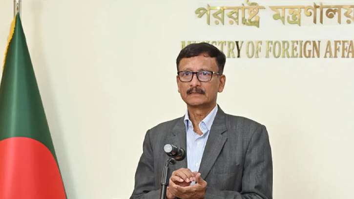 হাসিনাকে ভারত ফেরত না দিলে কিছুই করতে পারবে না বাংলাদেশ : পররাষ্ট্র উপদেষ্টা