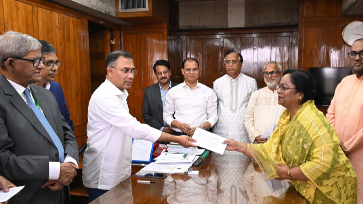 নগর পরিচ্ছন্নতাকর্মীদের জন্য প্রধানমন্ত্রীর বিশেষ ঈদ উপহার