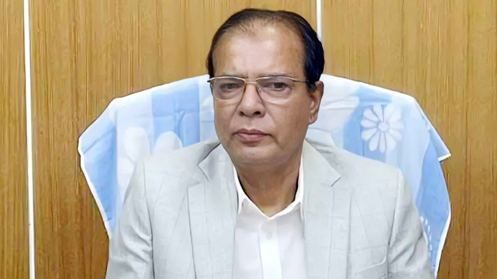 বিমানবন্দরে অসুস্থ ত্রাণমন্ত্রী, উন্নত চিকিৎসায় ঢাকায় স্থানান্তর
