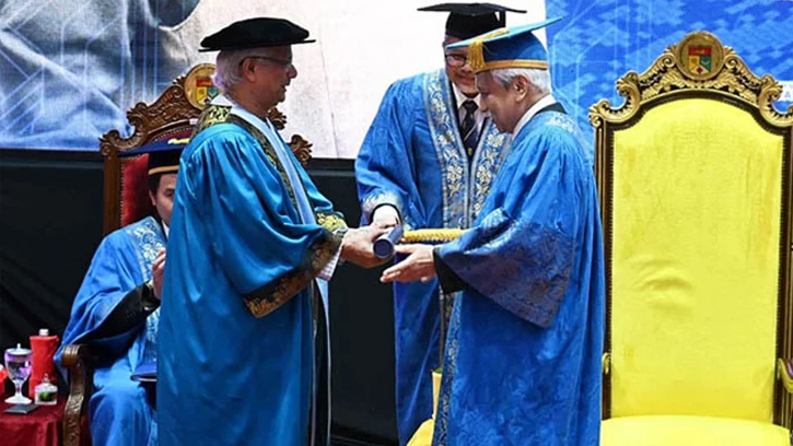 সম্মানসূচক ডক্টরেট ডিগ্রি পেলেন প্রধান উপদেষ্টা