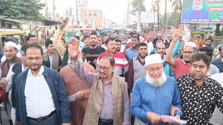 ভোলা-১ আসনে বিএনপির প্রার্থী গোলাম নবী আলমগীরের গণসংযোগ