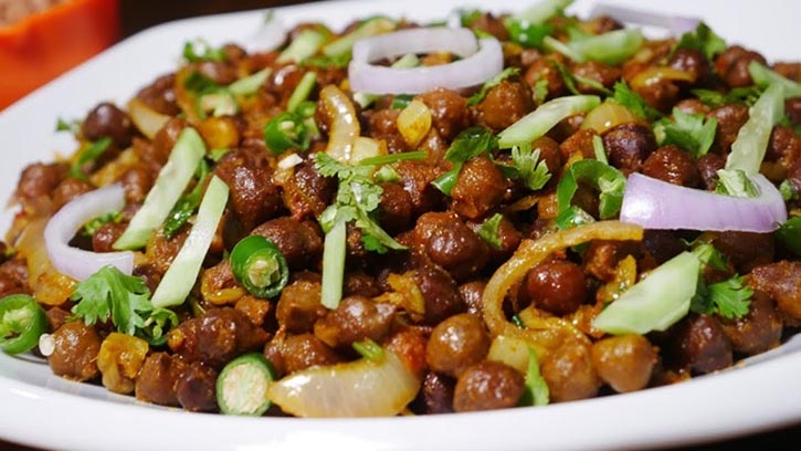 রোজায় স্বাদ বাড়াতে ইফতারে ছোলা চাট