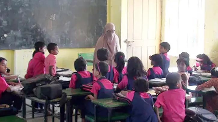 শিক্ষক সংকটে ধবলগুড়ি চতুরবাড়ি সরকারি প্রাথমিক বিদ্যালয়