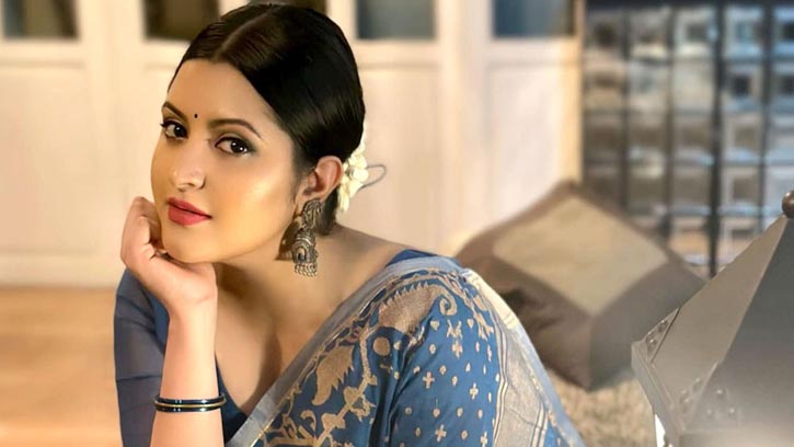 কুরবানি না দেওয়ার সিদ্ধান্তে মুখ খুললেন পরীমণি