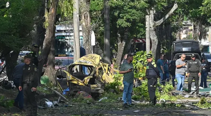কলম্বিয়ায় হেলিকপ্টার ও বিমানঘাঁটিতে হামলা, নিহত অন্তত ১৮