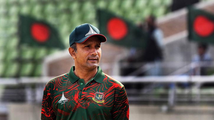 ‘সি’ ক্যাটাগরি থেকে বিজয়ী সাবেক অধিনায়ক খালেদ মাসুদ