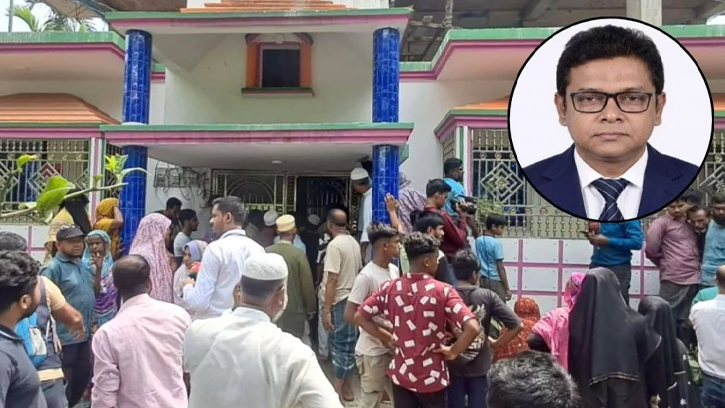 গাজীপুরের ৫ হত্যা: জেলা প্রশাসনের সহায়তায় মরদেহ হস্তান্তর স্বজনদের কাছে